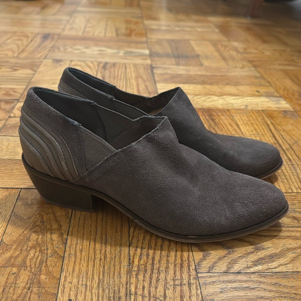 Dr. Scholl’s Size 9.5 Dark Taupe Heeled Booties